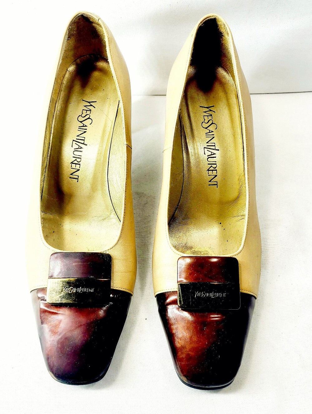 Yves Saint Laurent Leather Shoe